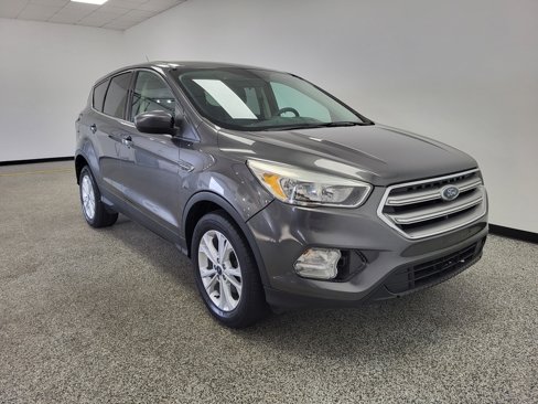 Used 2017 Ford Escape SE image 23