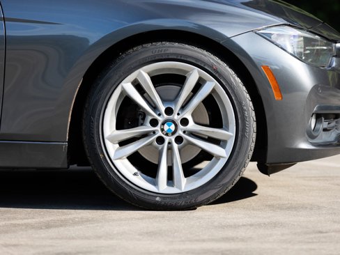 Used 2016 BMW 320i Sedan image 12