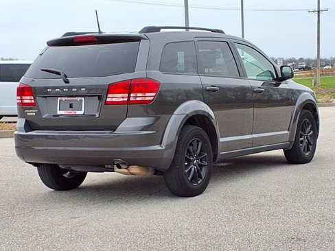 Used 2020 Dodge Journey SE w/ Blacktop Package image 2