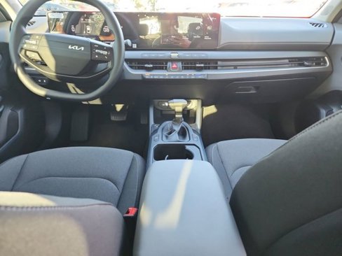 New 2025 Kia K4 LXS image 9