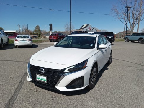 New 2024 Nissan Altima 2.5 SV w/ SV Premium Package image 3