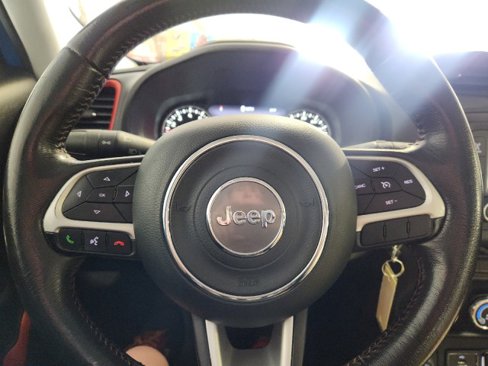 Used 2015 Jeep Renegade Trailhawk image 20