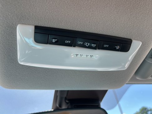 New 2025 Nissan Versa S image 29