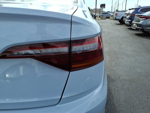 Used 2019 Volkswagen Jetta SEL Premium image 23