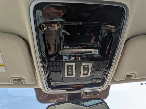 Used 2016 Land Rover Range Rover HSE image 20