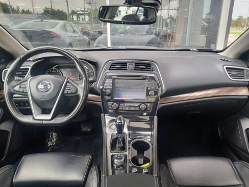 Used 2017 Nissan Maxima Platinum image 5