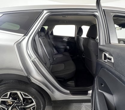 Used 2023 Kia Sportage LX image 6