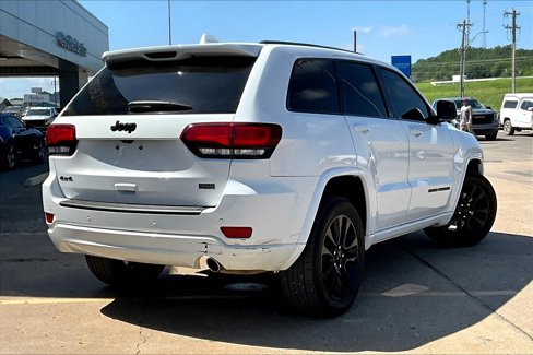 Used 2019 Jeep Grand Cherokee Altitude image 2