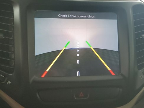 Used 2017 Jeep Cherokee Latitude image 17