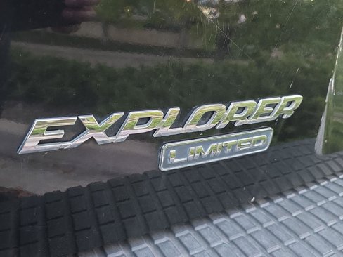 Used 2005 Ford Explorer Limited image 6