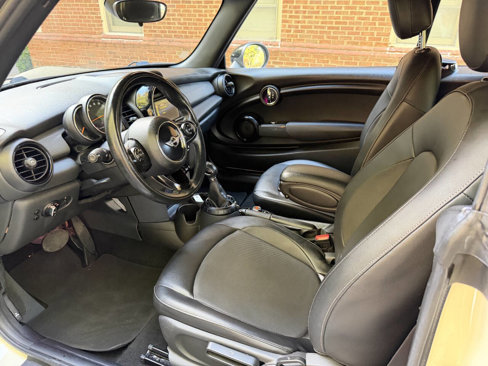 Used 2016 MINI Cooper Convertible image 17