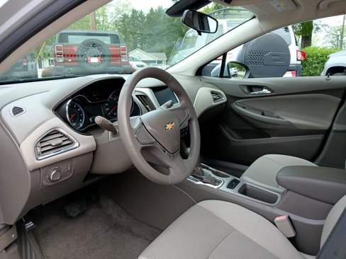 Used 2017 Chevrolet Cruze LS image 17