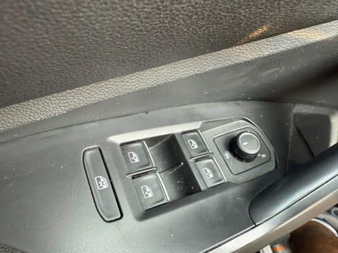 Used 2022 Volkswagen Jetta SE image 15