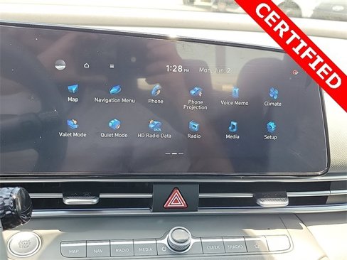 Used 2024 Hyundai Elantra SEL image 8