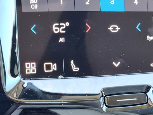 New 2025 Volvo XC60 B5 Core image 28