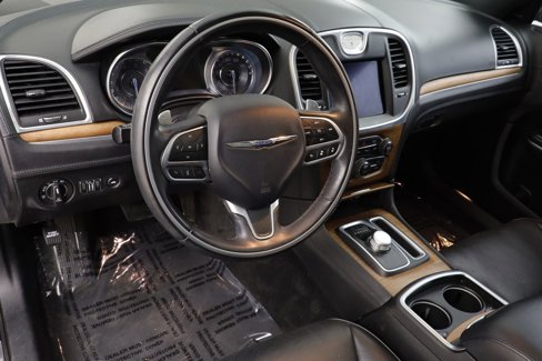 Used 2018 Chrysler 300 C w/ Sun, Sound & Nav Package image 39