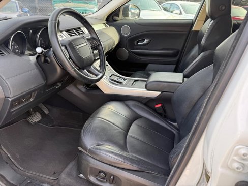 Used 2016 Land Rover Range Rover Evoque SE image 9