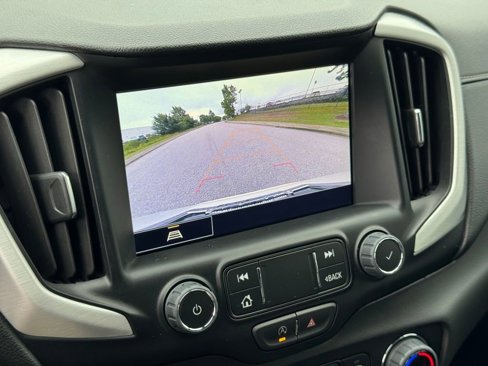 Used 2024 GMC Terrain SLT image 4
