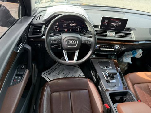 Used 2018 Audi Q5 2.0T Premium Plus w/ Premium Plus Package image 12