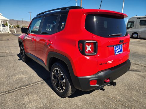 Used 2023 Jeep Renegade Trailhawk image 6