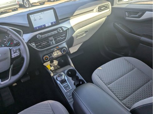 Certified 2022 Ford Escape SE w/ Cold Weather Package image 31