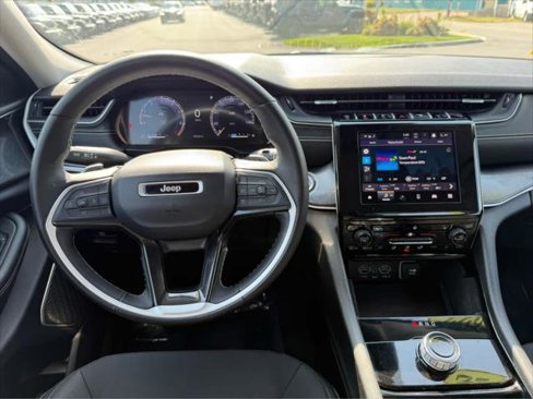 Certified 2022 Jeep Grand Cherokee L Laredo w/ Luxury Tech Group I image 15