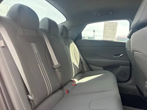 Certified 2024 Hyundai Elantra SEL image 24