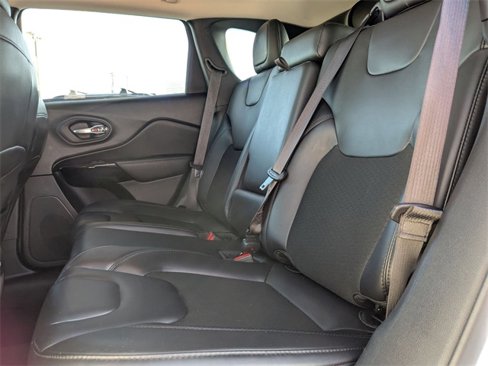 Used 2021 Jeep Cherokee Latitude Plus image 30