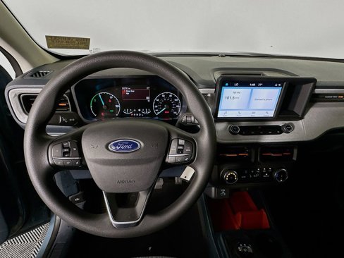 Used 2023 Ford Maverick XLT image 11