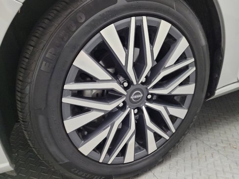 Used 2024 Nissan Altima 2.5 SV image 31