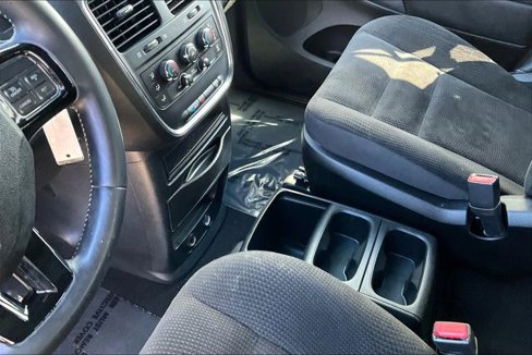Used 2018 Dodge Grand Caravan SE image 15