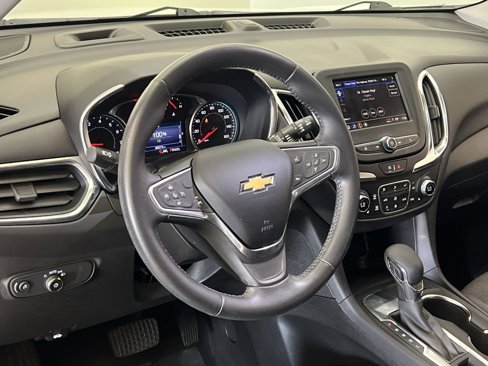 Used 2022 Chevrolet Equinox LT w/ Driver Convenience Package image 14