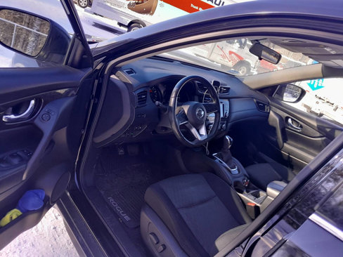 Used 2018 Nissan Rogue SV image 9