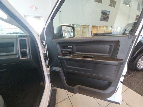 Used 2019 RAM 1500 Tradesman w/ Tradesman SXT Package image 35