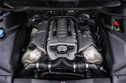 Used 2016 Porsche Cayenne Turbo S image 31