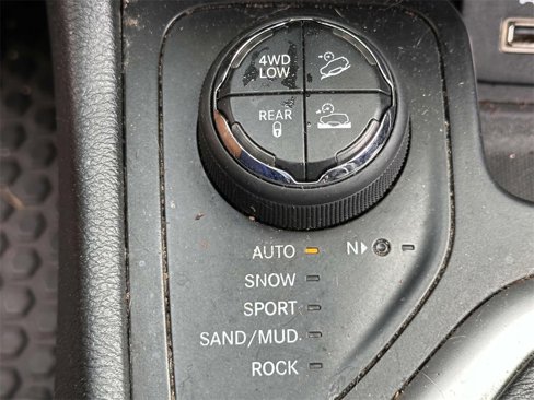 Used 2014 Jeep Cherokee Trailhawk w/ Comfort/Convenience Group image 23
