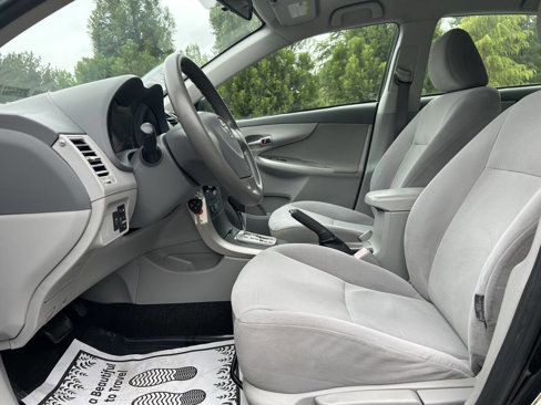 Used 2010 Toyota Corolla image 18