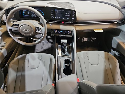New 2025 Hyundai Elantra Sport image 9