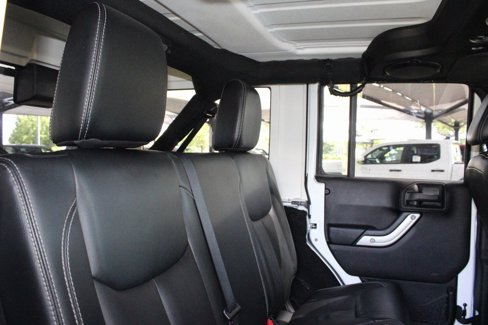 Used 2014 Jeep Wrangler Unlimited Rubicon image 46