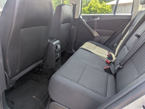 Used 2010 Volkswagen Tiguan S image 15