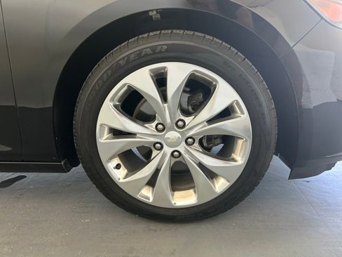 Used 2018 Chevrolet Malibu Premier w/ Driver Confidence Package image 13