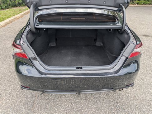 Used 2022 Toyota Camry SE image 10
