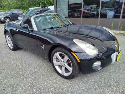 Used 2006 Pontiac Solstice Convertible w/ Premium Package image 3