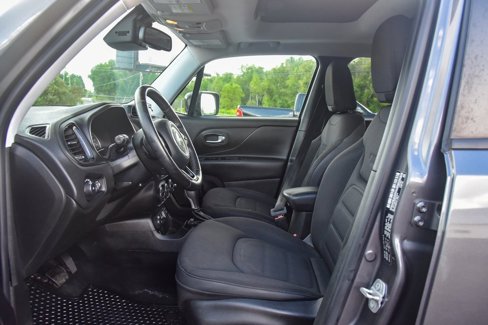 Used 2016 Jeep Renegade Latitude image 13