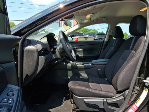 Certified 2025 Nissan Sentra SV image 14