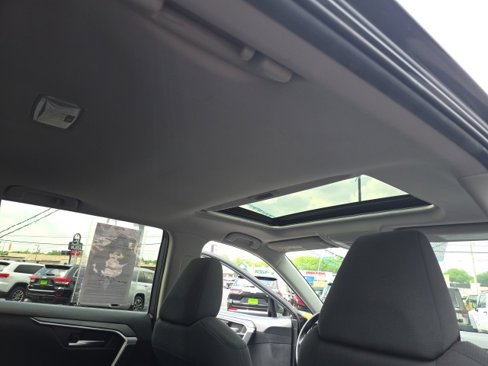 Used 2019 Toyota RAV4 XLE image 43