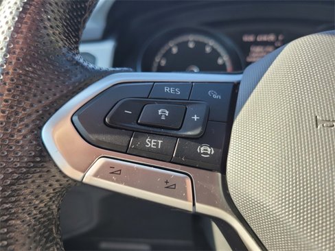 Used 2020 Volkswagen Atlas Cross Sport SE w/ Panoramic Sunroof Package image 28