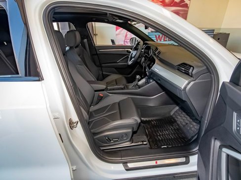 Certified 2025 Audi Q3 2.0T Premium image 42