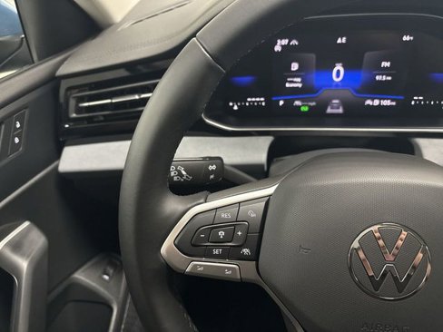Used 2025 Volkswagen Jetta SE image 37