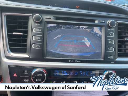 Used 2015 Toyota Highlander XLE image 16